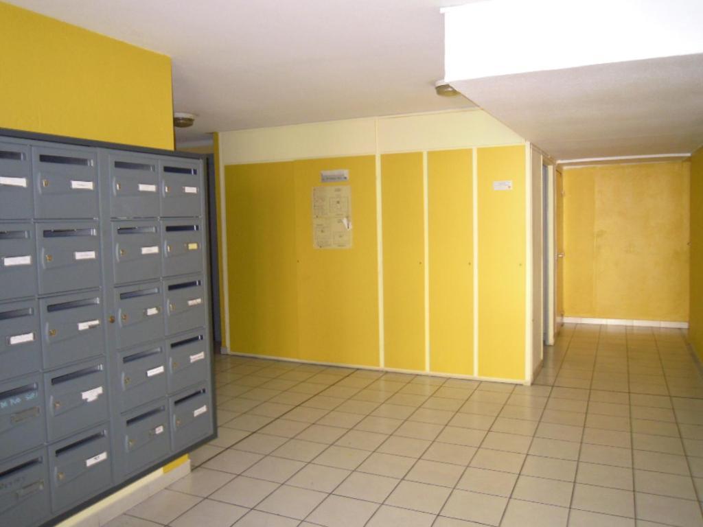 Nimes Studio Parking Dhuoda Zewnętrze zdjęcie