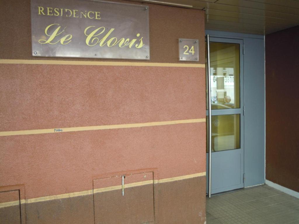 Nimes Studio Parking Dhuoda Zewnętrze zdjęcie