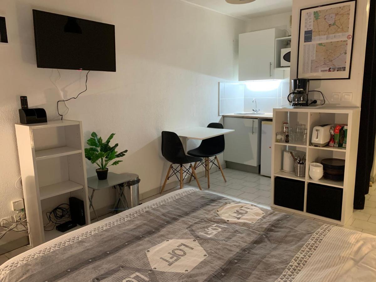 Nimes Studio Parking Dhuoda Zewnętrze zdjęcie