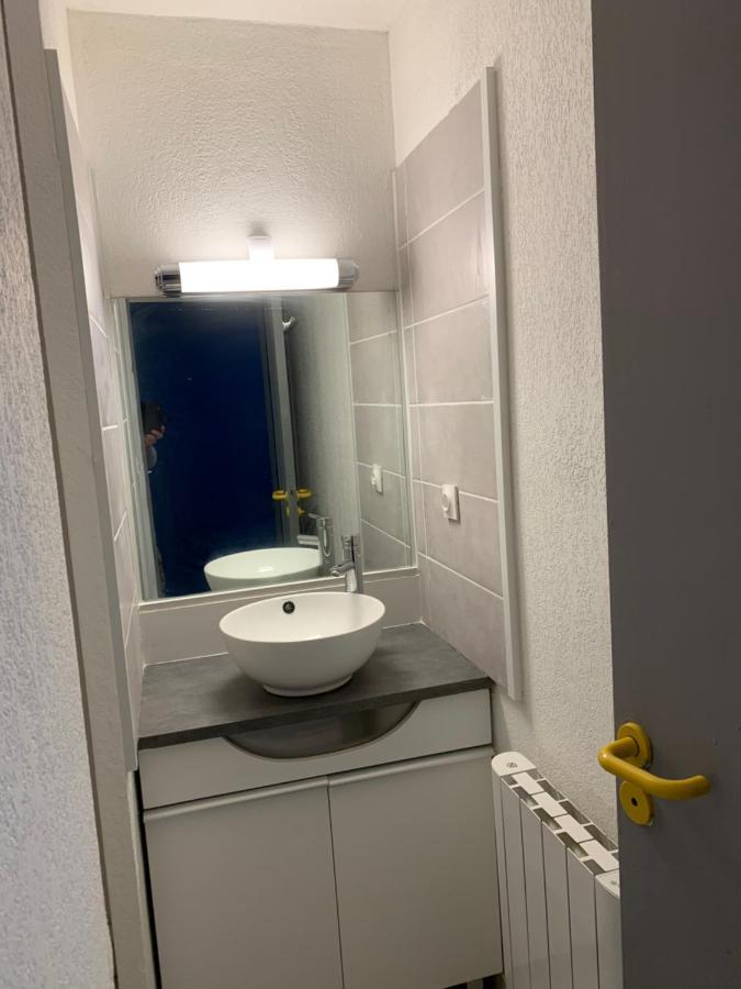 Nimes Studio Parking Dhuoda Zewnętrze zdjęcie